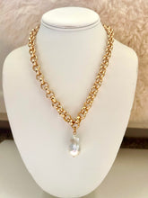 Load image into Gallery viewer, Boroque Pearl Necklace