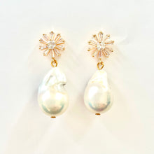 Load image into Gallery viewer, Boroque Pearl Bridal Earrings